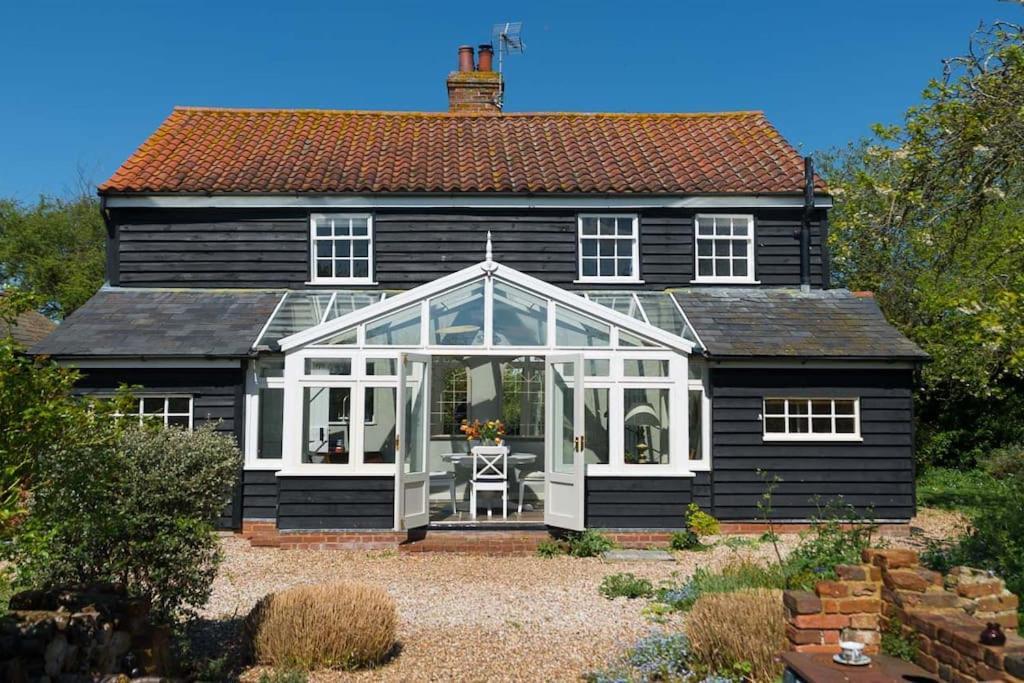 Navigation Cottage On The Historic Sea Lock Overlooking The Nature Reserve Maldon Eksteriør billede